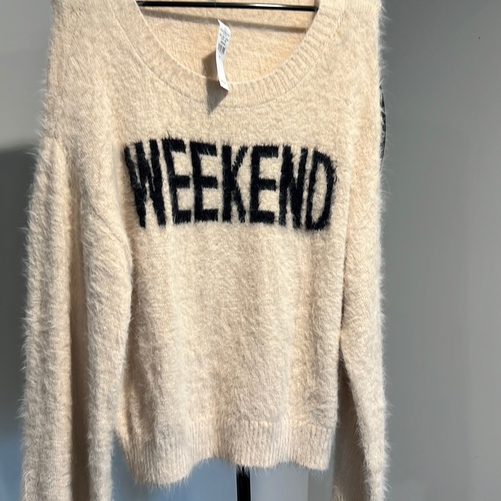 Cream American eagle sweater